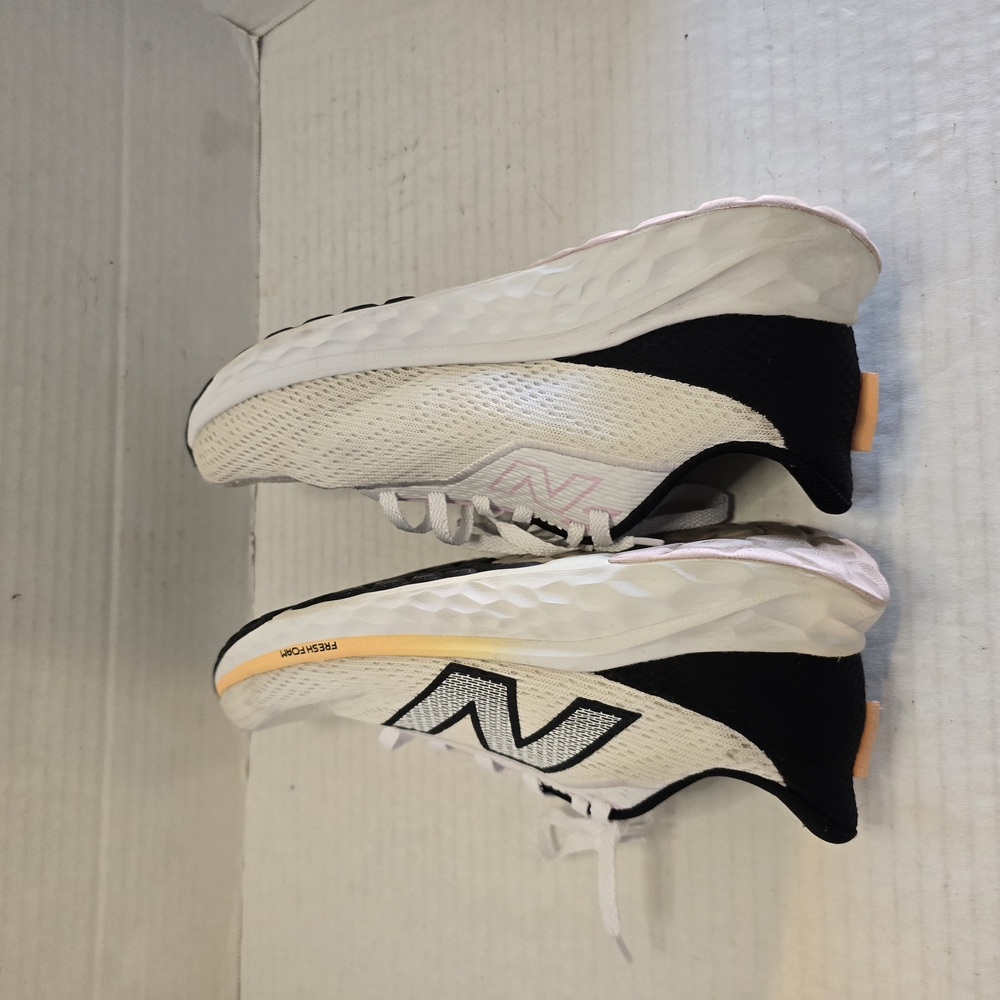 New Balance Women White Sneakers‎ - Picture 5 of 7